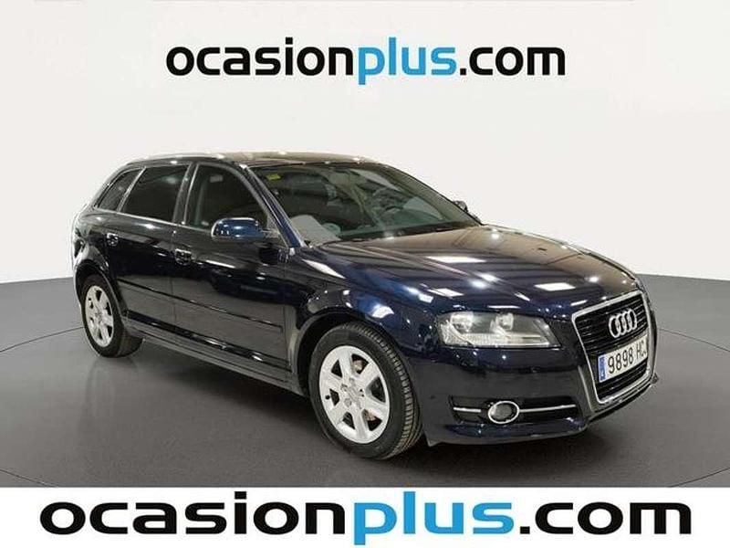 Usado Audi A3 Sportback Attraction 105 CV (77 kW) 2011 Azul Utilitario