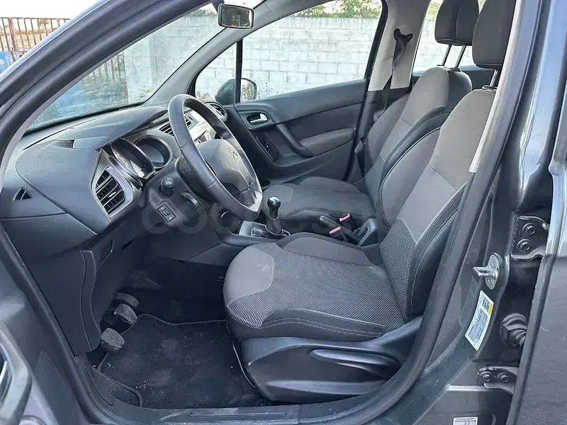 Usado Citroën C3 68 CV (50 kW) 2015 Gris / plata Berlina