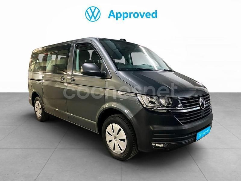 Gris Usado 2024 VW Caravelle Monovolumen | 38.490 € (Precio justo) - Imagen 1/4