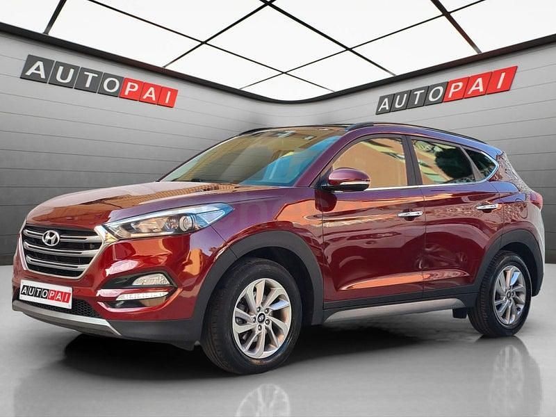 Usado Hyundai Tucson 115 CV (84 kW) 2016 Granate SUV