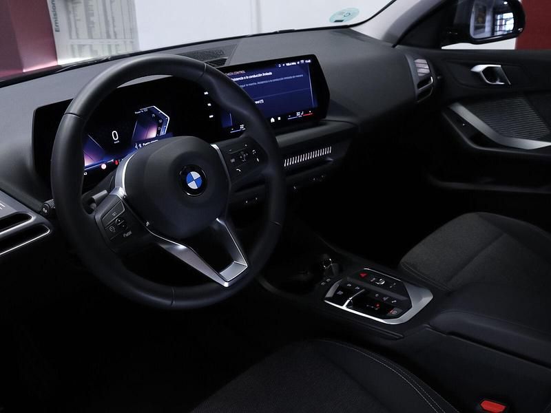 Usado BMW 116 Comfort Edition 122 CV (89 kW) 2025 Negro Utilitario