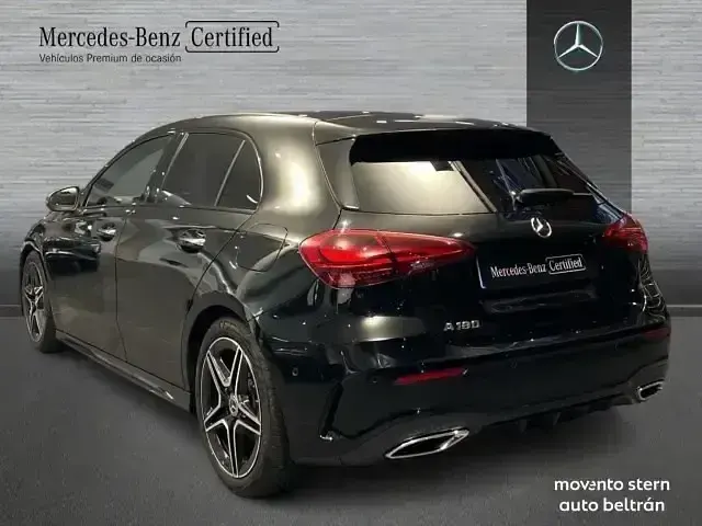 Usado Mercedes A180 Advanced 136 CV (100 kW) 2025 Negro noche Utilitario