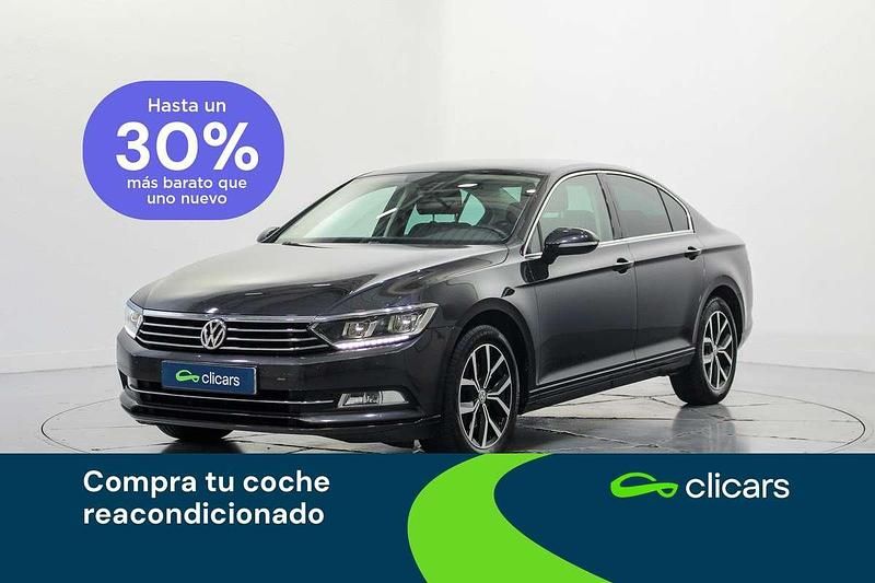 Negro Usado 2019 VW Passat Exclusive Berlina | 17.290 € (Buen precio) - Imagen 1/4