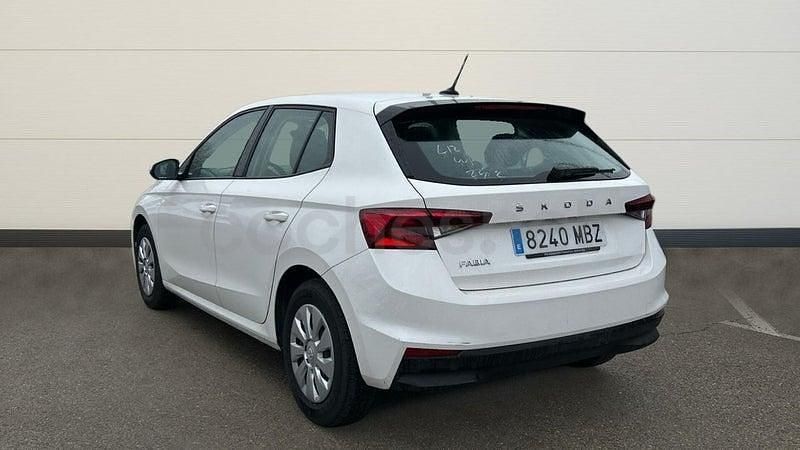 Usado Skoda Fabia Active 80 CV (58 kW) 2022 Blanco Utilitario