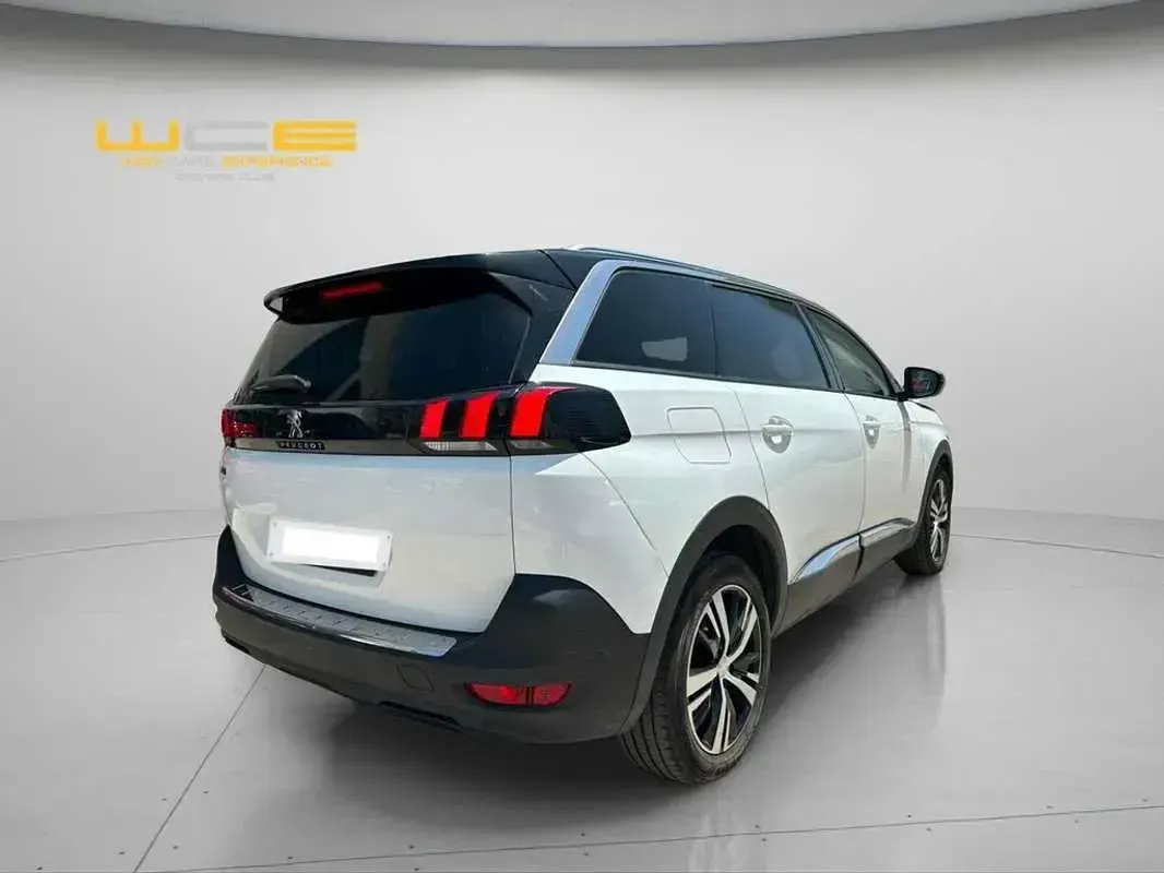 Usado Peugeot 5008 Allure 129 CV (94 kW) 2019 Blanco SUV