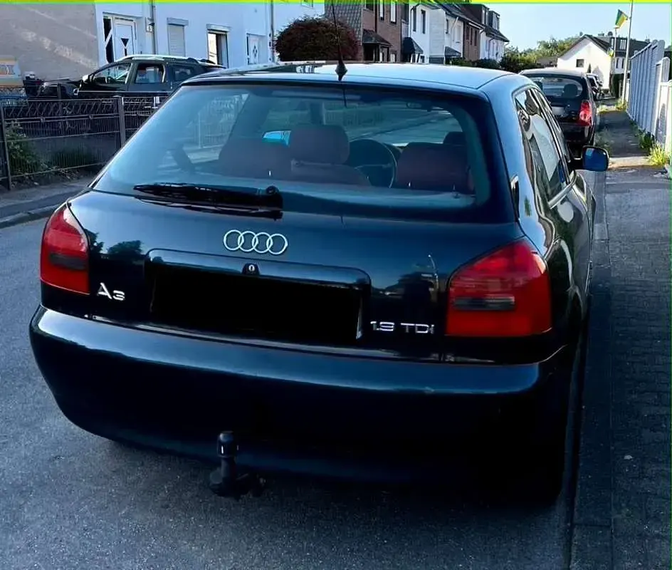 Usado Audi A3 Ambiente 110 CV (80 kW) 2000 Azul Utilitario