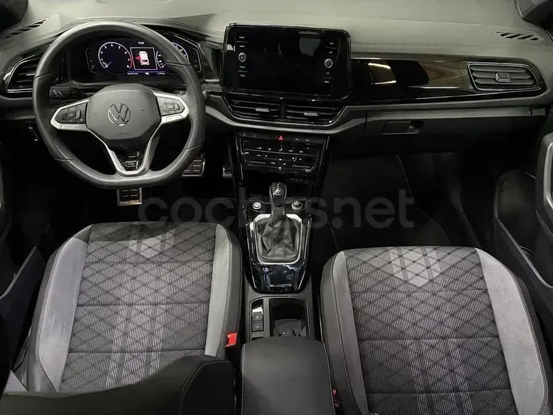 Usado VW T-Roc R-line 150 CV (110 kW) 2025 Gris / plata SUV
