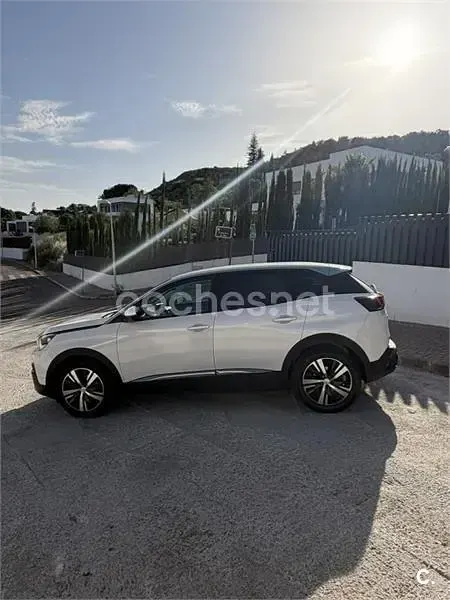 Usado Peugeot 3008 Allure 130 CV (95 kW) 2018 Blanco SUV