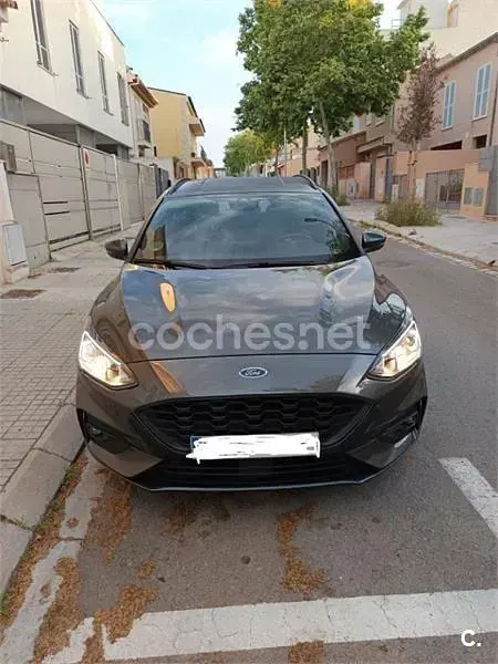 Usado Ford Focus ST-Line 125 CV (91 kW) 2019 Gris / plata Familiar
