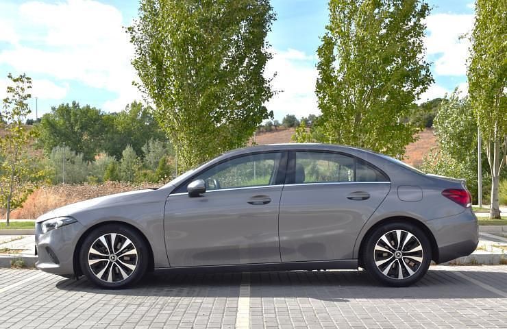 Usado Mercedes A180 Progressive 136 CV (100 kW) 2020 Blanco Berlina