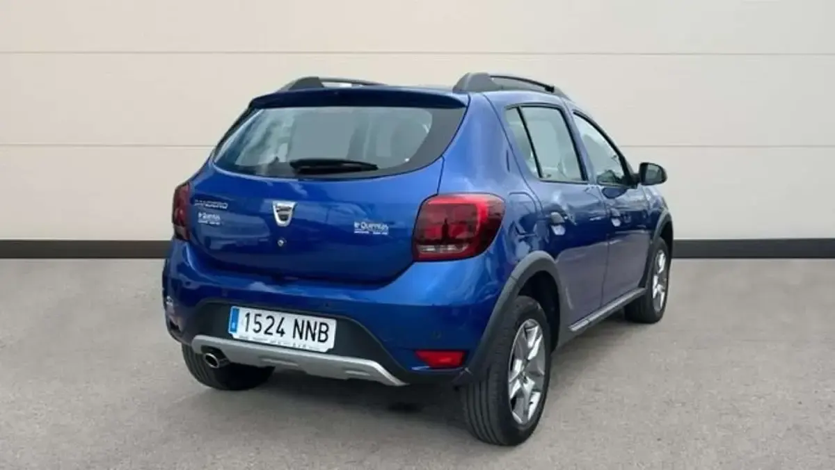 Begagnad Dacia Sandero Essentiel 101 HK (74 kW) 2020 Blå Sedan