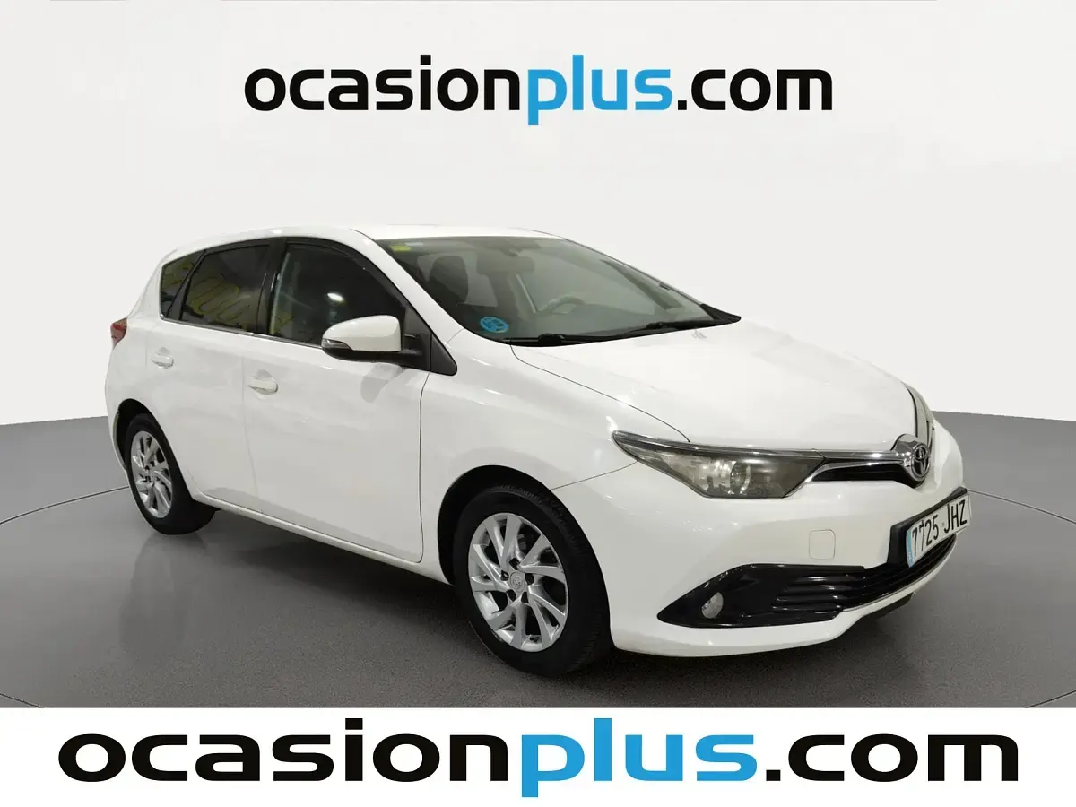 Usado Toyota Auris Active 116 CV (85 kW) 2015 Blanco Utilitario
