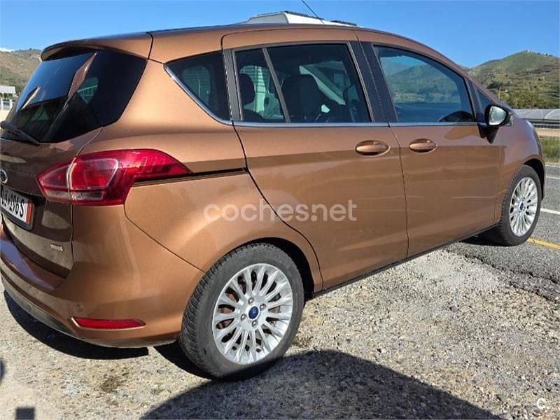 Usado Ford B-MAX Trend 125 CV (91 kW) 2012 Naranja Monovolumen