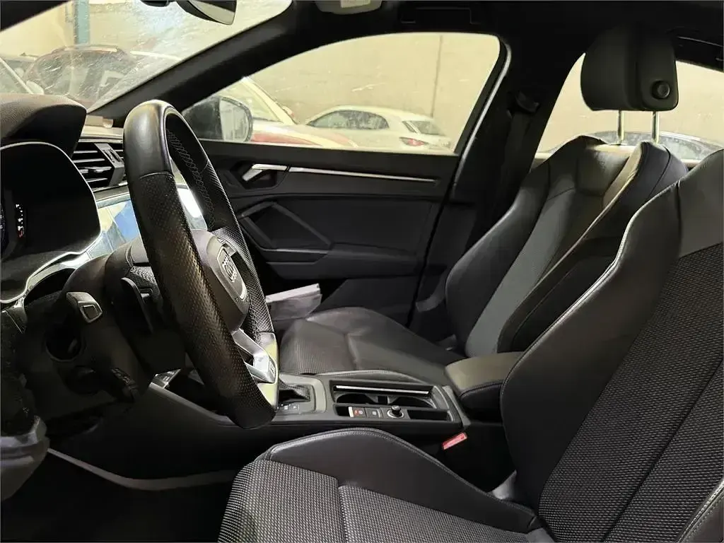 Usado Audi Q3 150 CV (110 kW) 2022 Gris SUV
