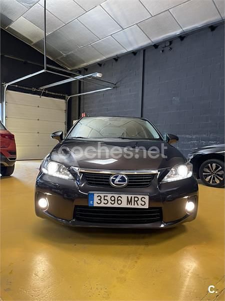 Usado Lexus CT200h 136 CV (100 kW) 2012 Granate Berlina