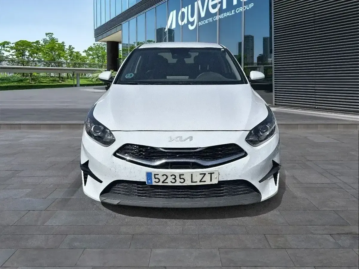 Usado Kia Ceed 101 CV (74 kW) 2022 Blanco Utilitario