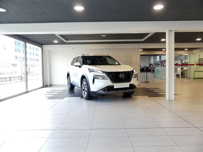 Usado Nissan X-Trail N-Connecta 207 CV (152 kW) 2023 Lunar white metalizado SUV