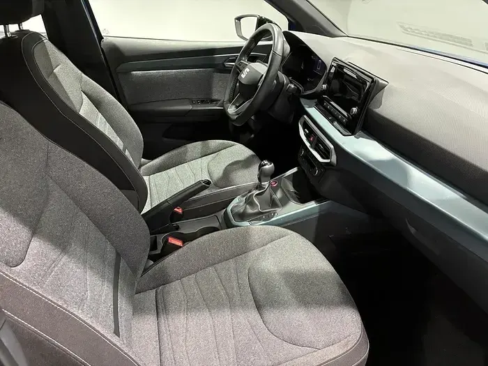 Usado Seat Arona Xperience 115 CV (84 kW) 2024 Azul SUV