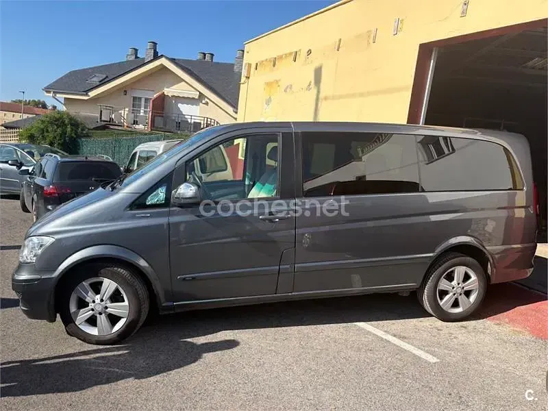 Usado Mercedes Viano 163 CV (119 kW) 2014 Gris / plata Monovolumen