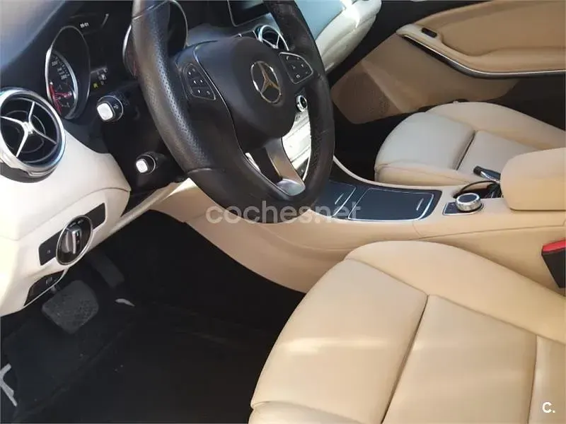 Usado Mercedes GLA220 177 CV (130 kW) 2017 Gris / plata SUV