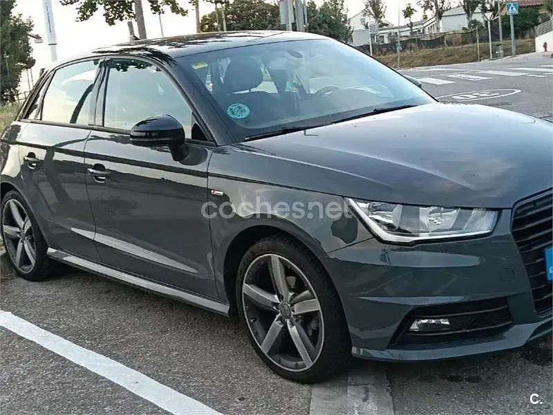 Usado Audi A1 Sportback Design 90 CV (66 kW) 2015 Gris / plata Utilitario