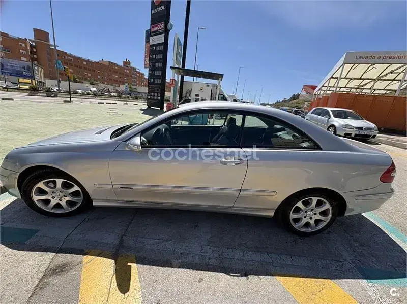 Usado Mercedes CLK240 Elegance 170 CV (125 kW) 2002 Gris / plata Coupe