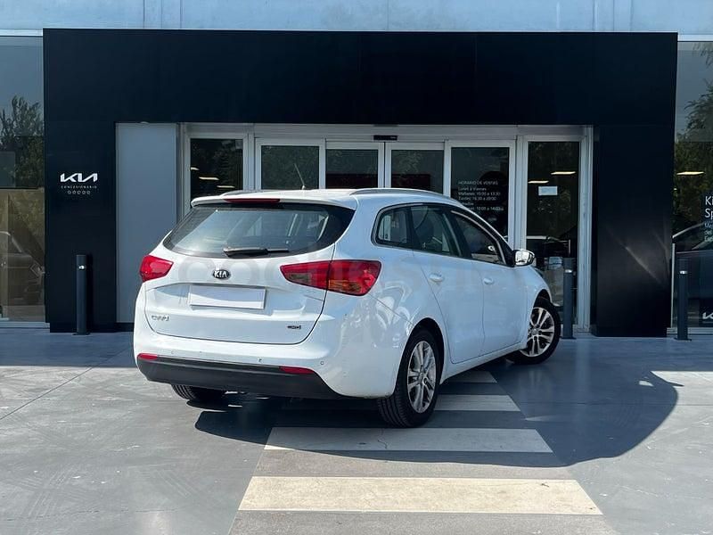 Usado Kia Ceed Sportswagon 128 CV (94 kW) 2015 Blanco Familiar