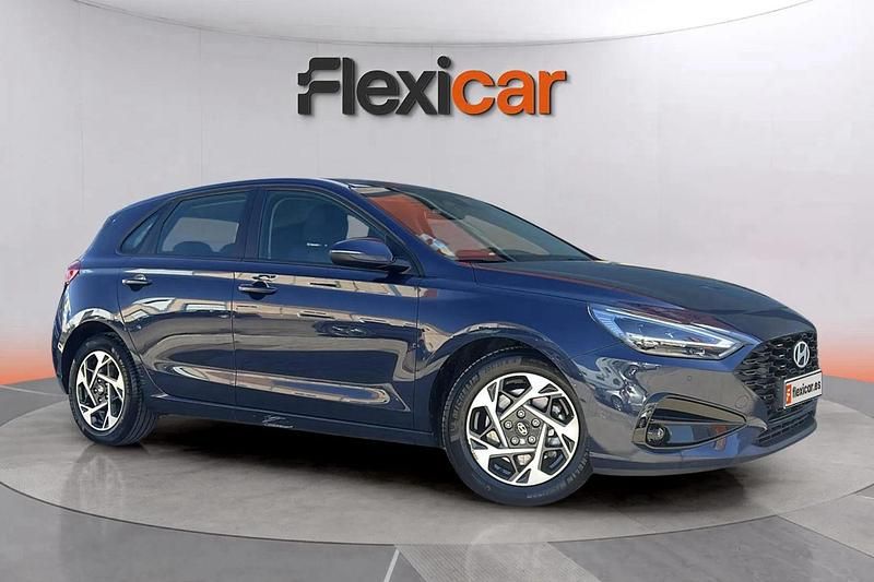 Azul Usado 2024 Hyundai i30 Berlina | 16.790 € (Super precio) - Imagen 1/4