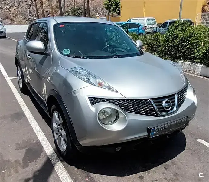 Usado Nissan Juke Shiro 110 CV (80 kW) 2013 Gris / plata SUV