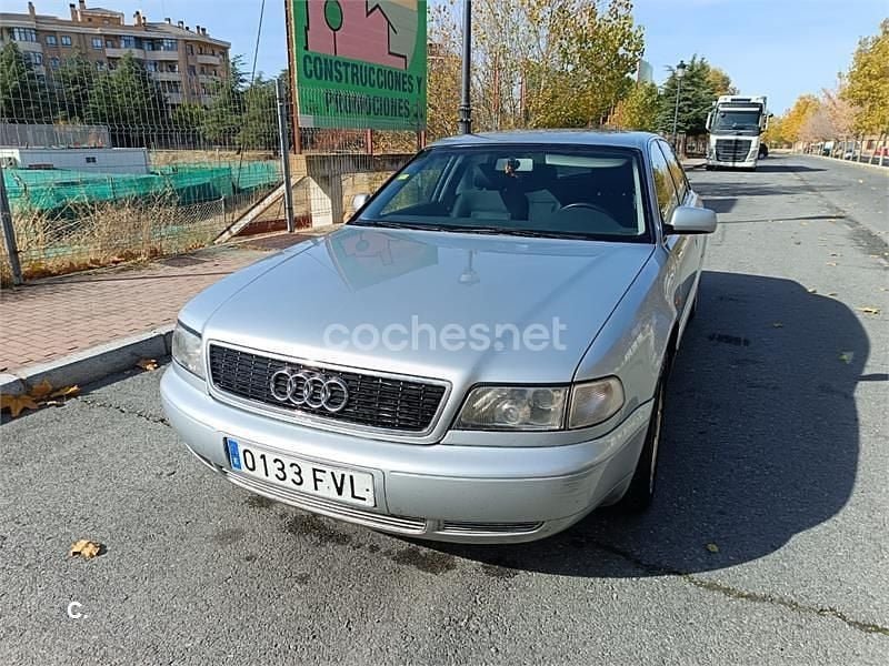 Usado Audi A8 150 CV (110 kW) 1997 Gris / plata Berlina