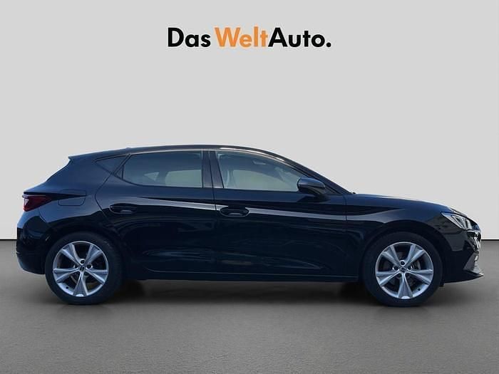Usado Seat Leon FR 110 CV (80 kW) 2022 Negro