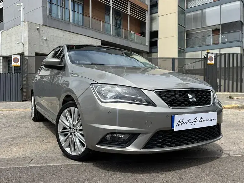 Usado Seat Toledo Style 110 CV (80 kW) 2017 Gris / plata Utilitario