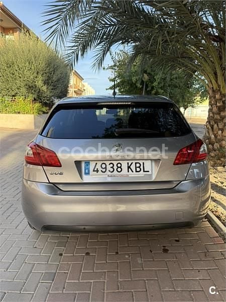 Käytetty Peugeot 308 Style 110 HP (80 kW) 2017 Harmaa Sedan