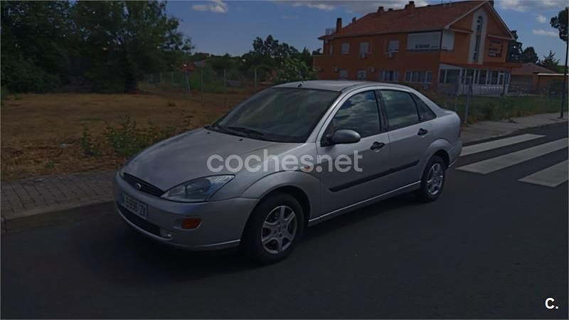 Gris / plata Usado 2000 Ford Focus Ghia Berlina | 2900 € (Un poco caro) - Imagen 1/4