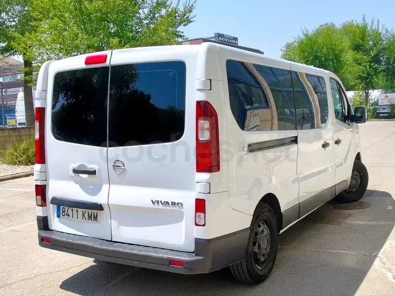 Usado Opel Vivaro 125 CV (91 kW) 2018 Blanco Monovolumen
