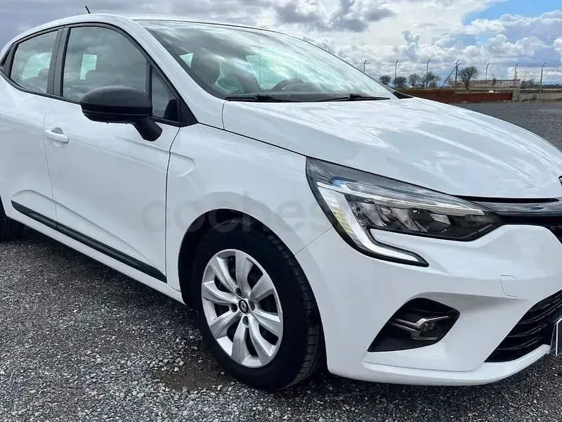 Usado Renault Clio V Business 100 CV (73 kW) 2021 Blanco Berlina