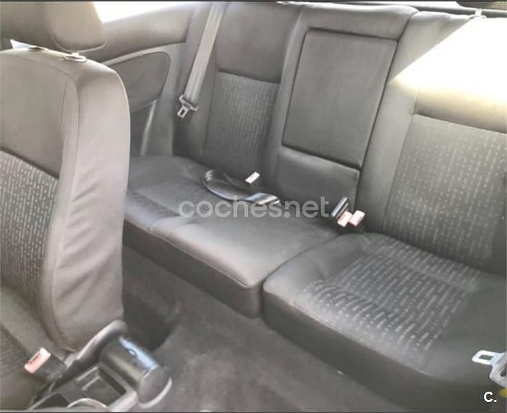 Usado VW Golf IV Conceptline 75 CV (55 kW) 2001 Azul Berlina
