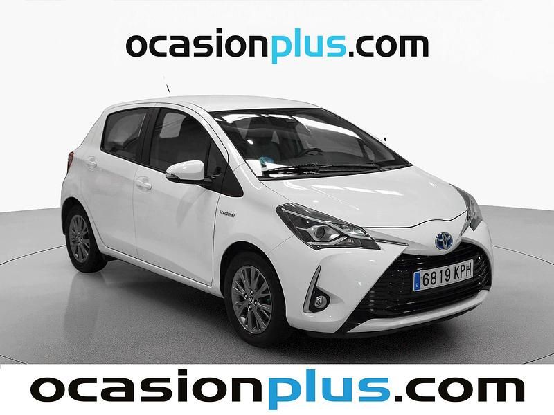 Usado Toyota Yaris Hybrid Active 100 CV (73 kW) 2018 Blanco Utilitario