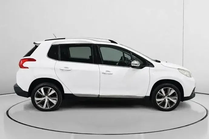 Usado Peugeot 2008 Allure 130 CV (95 kW) 2015 SUV