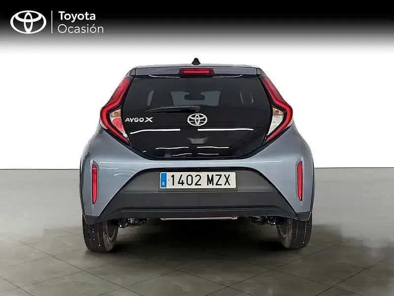 Usado Toyota Aygo X Play 72 CV (52 kW) 2025 Azul SUV