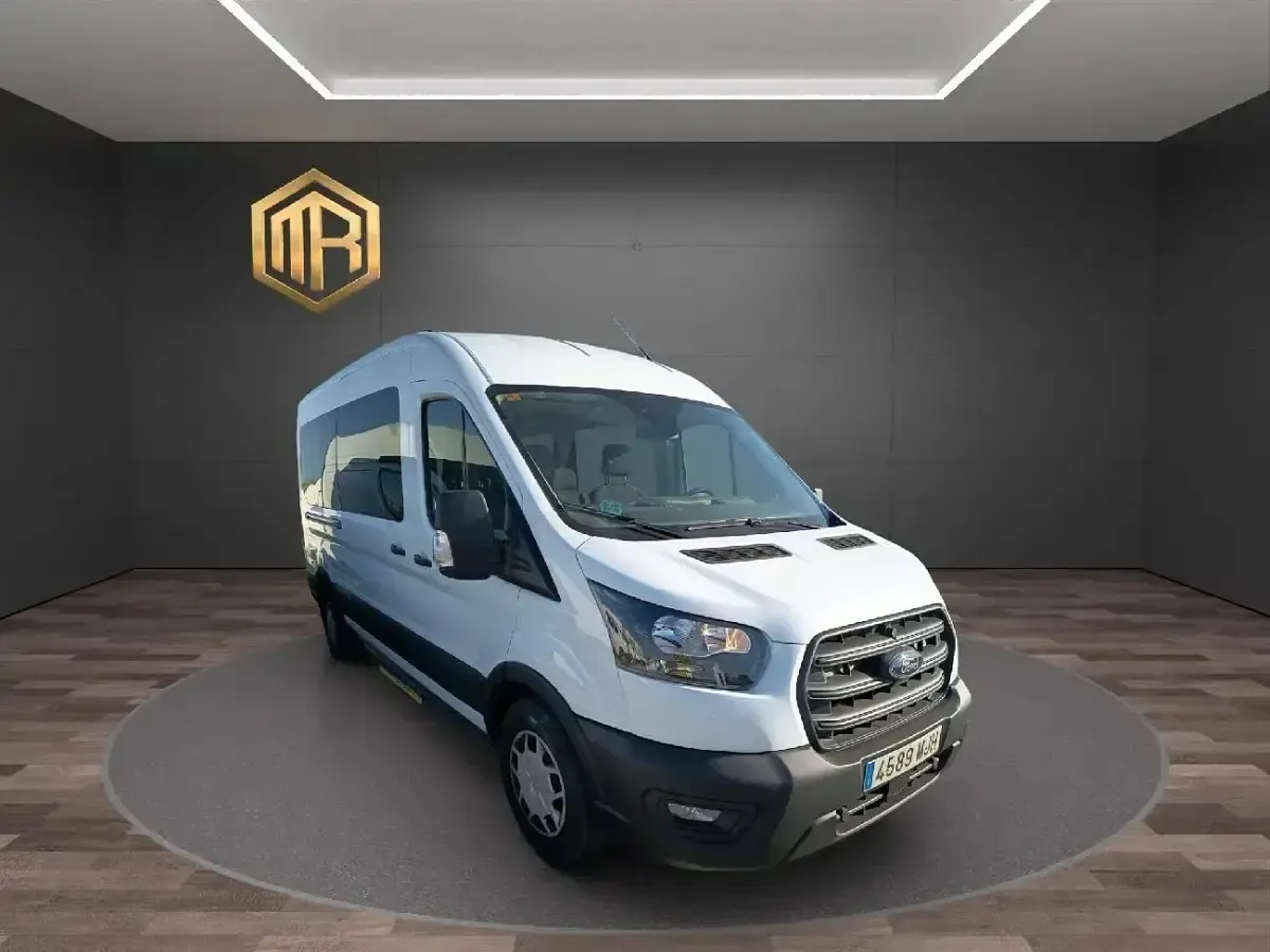 Usado Ford Transit Trend 130 CV (95 kW) 2023 Blanco Familiar