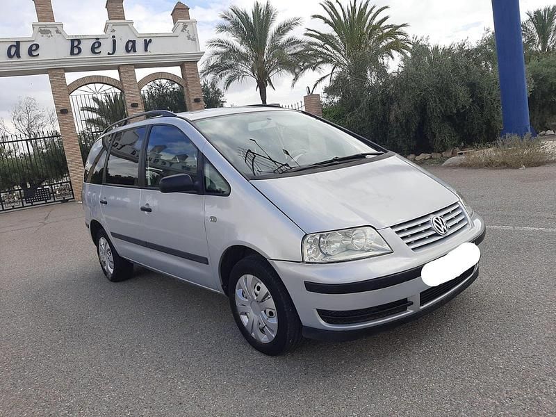 Usado VW Sharan Comfortline 115 CV (84 kW) 2003 Gris Monovolumen