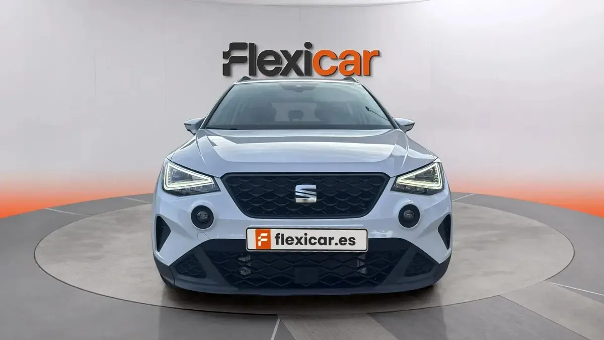 Usado Seat Arona Style 110 CV (80 kW) 2024 Blanco SUV