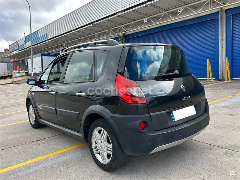 Usado Renault Grand Scénic II Dynamique 130 CV (95 kW) 2008 Negro Monovolumen