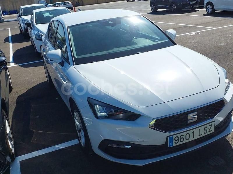 Usado Seat Leon Style 116 CV (85 kW) 2021 Blanco Berlina