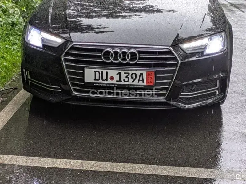 Usado Audi A4 190 CV (139 kW) 2019 Negro Familiar