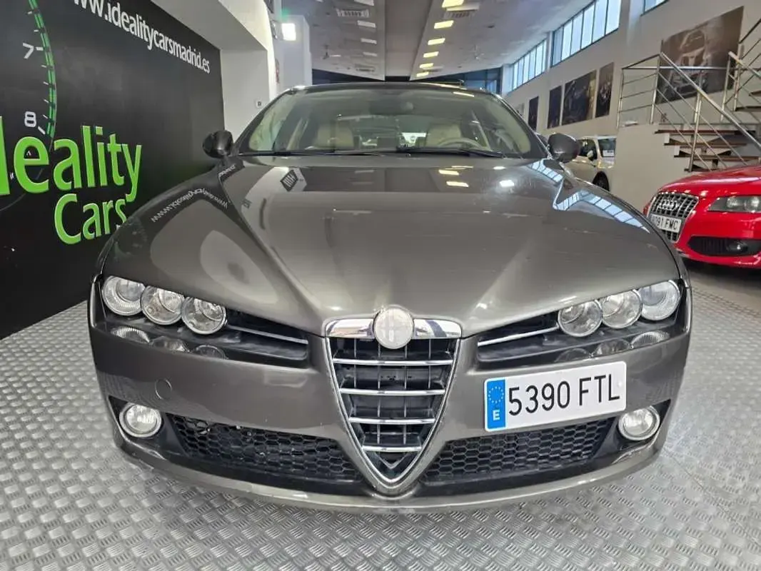 Usado Alfa Romeo 159 Ti 200 CV (147 kW) 2007 Beige Berlina