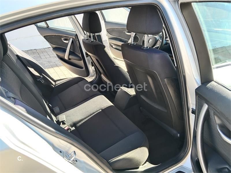 Usado BMW 118 122 CV (89 kW) 2007 Gris / plata Utilitario