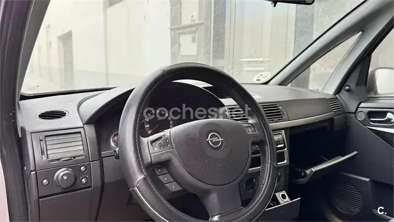 Usado Opel Meriva Enjoy 100 CV (73 kW) 2006 Gris / plata Monovolumen