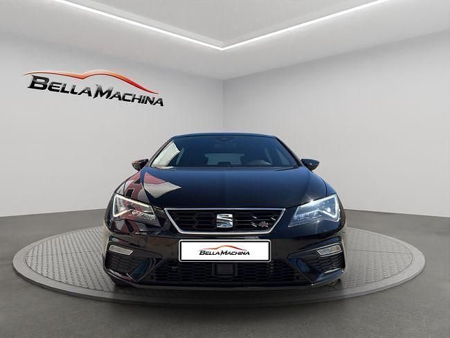 Usado Seat Leon FR 150 CV (110 kW) 2020 Negro Familiar